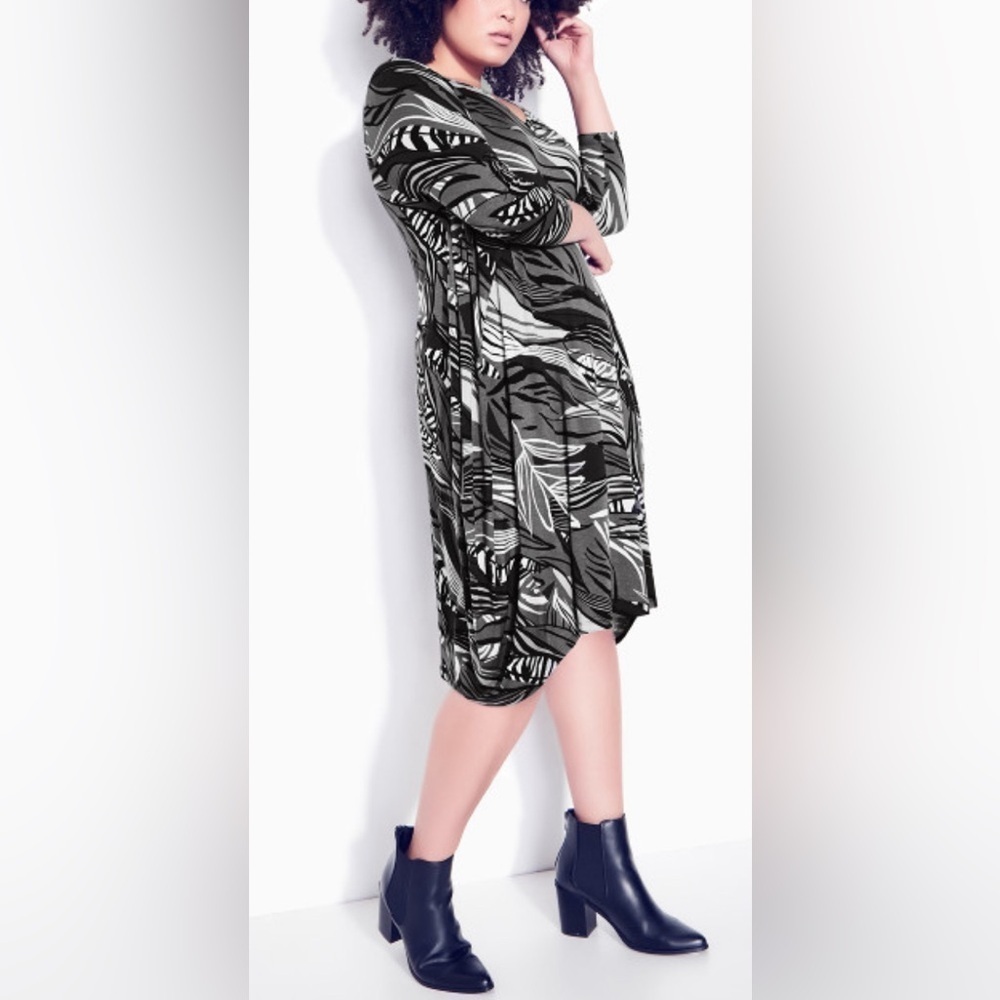 Zim & Zoe Monet Drape Dress size 30W/32W